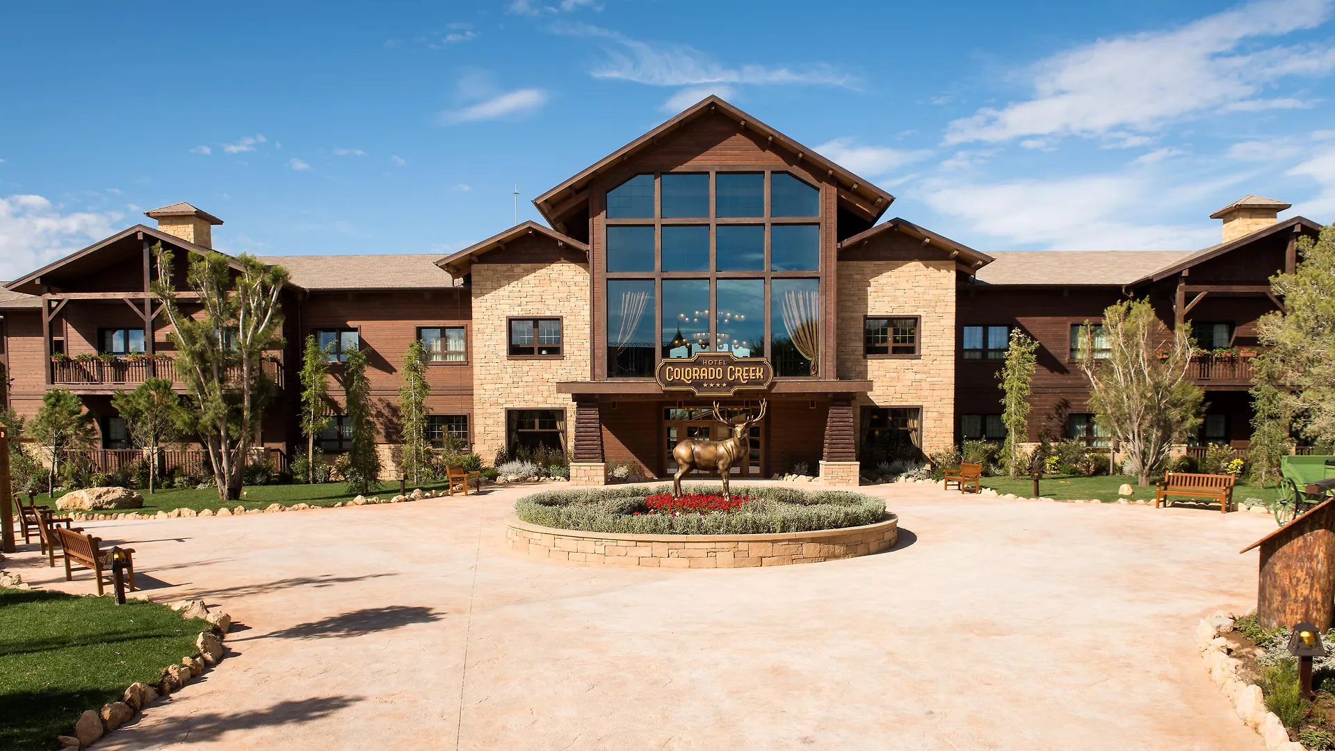 PortAventura Hotel Colorado Creek: Theme Park Access Included Salou