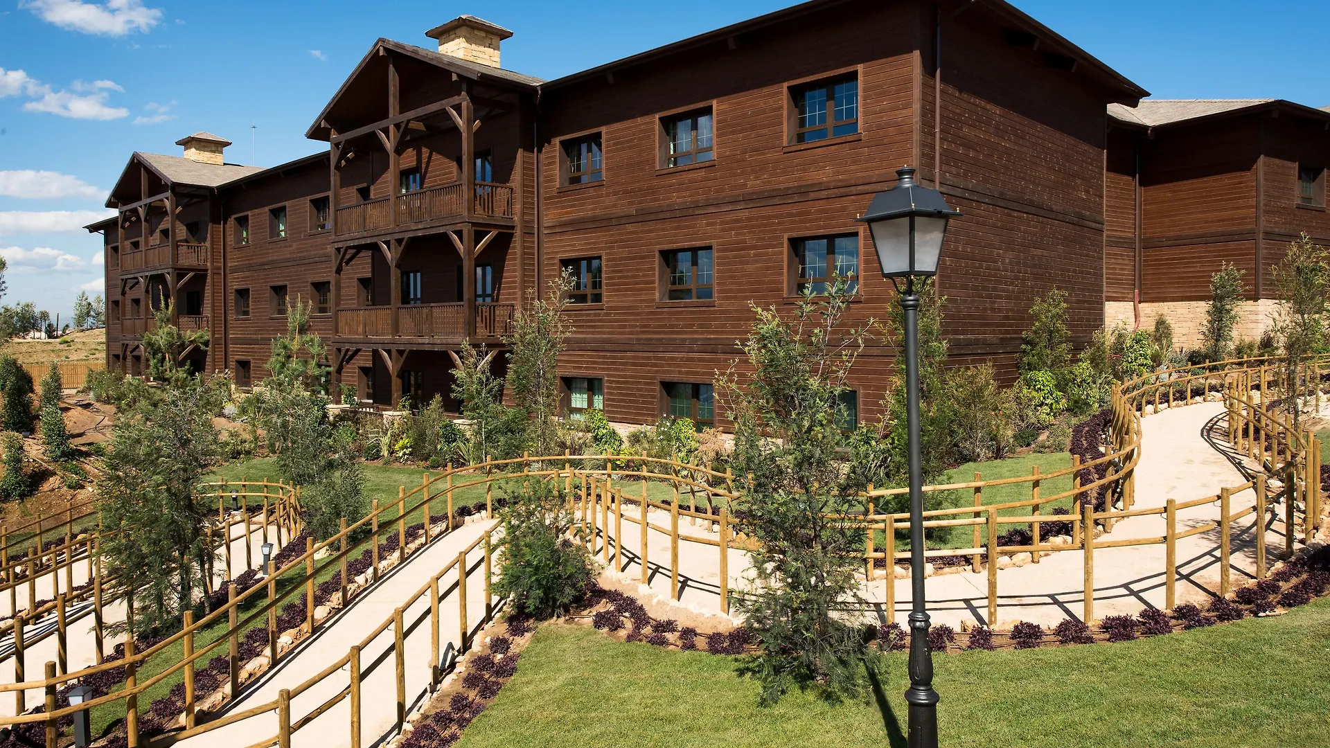 PortAventura Hotel Colorado Creek: Theme Park Access Included Salou