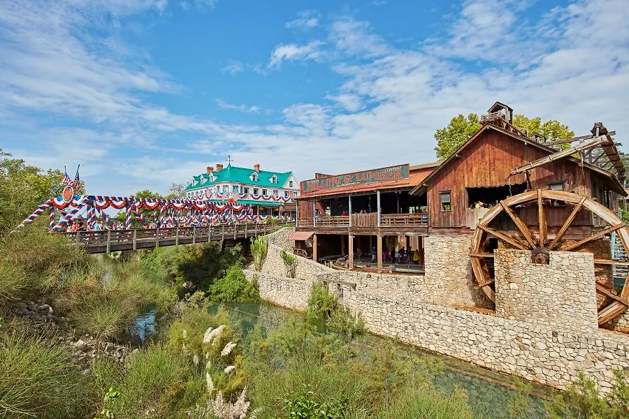 PortAventura Hotel Colorado Creek: Theme Park Access Included Salou