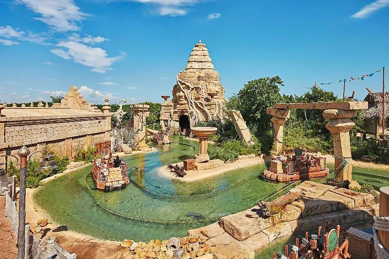 PortAventura Hotel Colorado Creek: Theme Park Access Included Salou