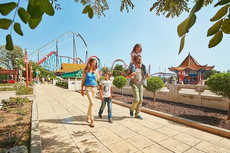 PortAventura Hotel Colorado Creek: Theme Park Access Included Salou 4*,  Spain